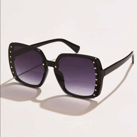 Cool Tinted Lens Sunglasses - Picture 2 of 2